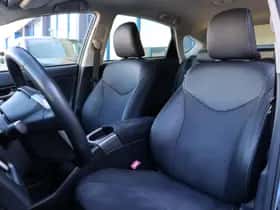 Toyota Prius (2013) thumbnail 6