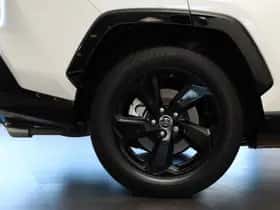 Toyota RAV4 (2019) thumbnail 6