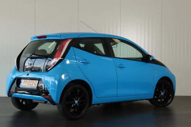 Toyota Aygo (2017) thumbnail 2