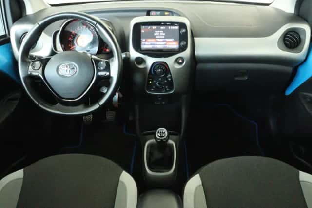 Toyota Aygo (2017) thumbnail 5