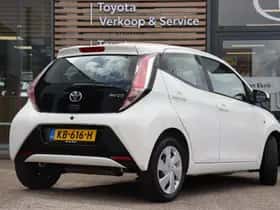 Toyota Aygo (2016) thumbnail 12