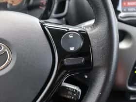 Toyota Aygo (2016) thumbnail 17