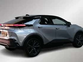 Toyota C-HR (2025) thumbnail 2