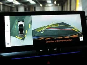 Toyota C-HR (2025) thumbnail 6