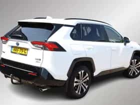 Toyota RAV4 (2022) thumbnail 2