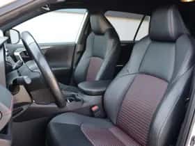 Toyota RAV4 (2022) thumbnail 3