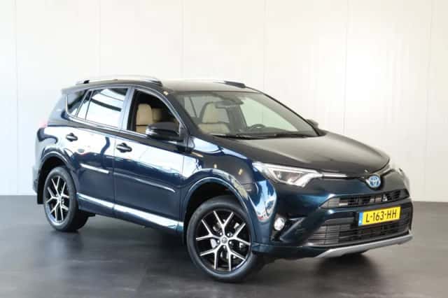 Toyota RAV4 (2017) thumbnail 3