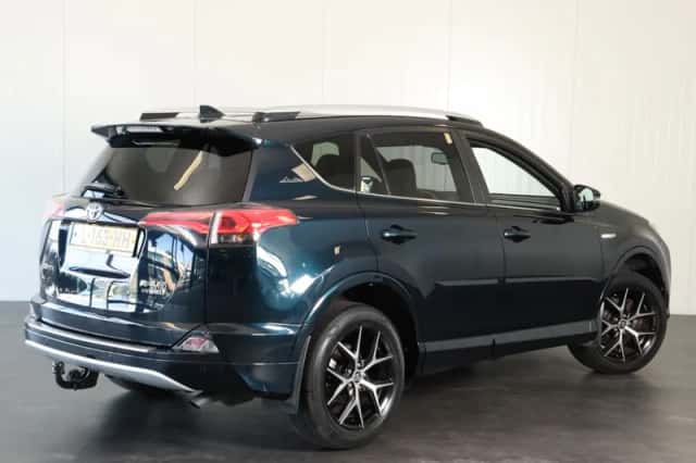 Toyota RAV4 (2017) thumbnail 4