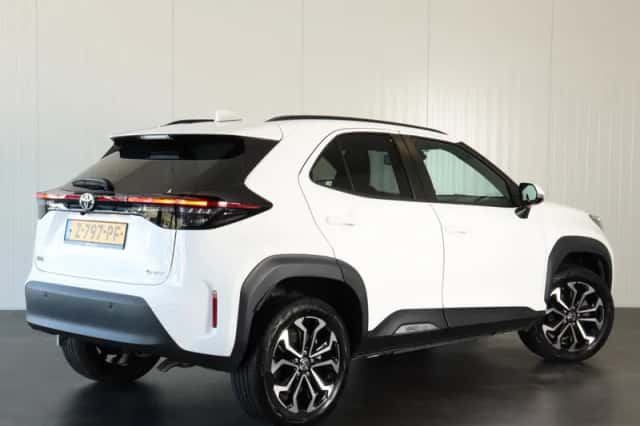 Toyota Yaris Cross (2024) thumbnail 2