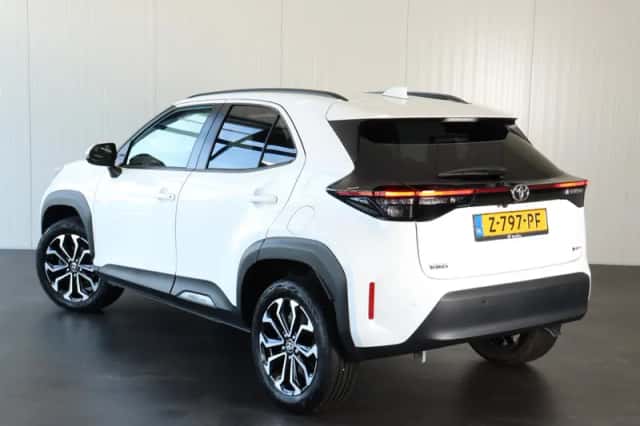 Toyota Yaris Cross (2024) thumbnail 4