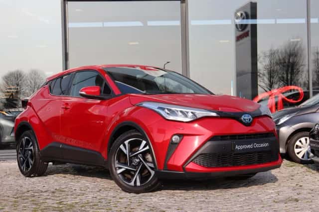 Toyota C-HR (2023) thumbnail 4