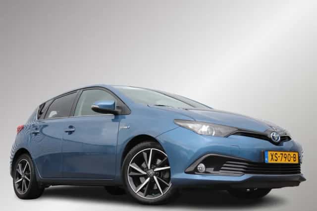 Toyota Auris (2018) thumbnail 3