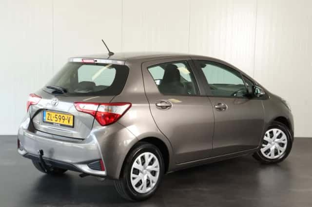 Toyota Yaris (2019) thumbnail 4