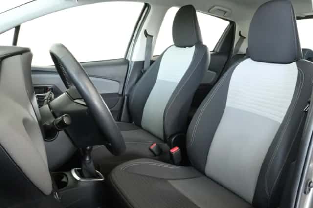 Toyota Yaris (2019) thumbnail 6