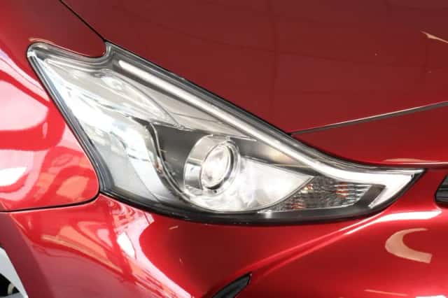 Toyota Prius (2019) thumbnail 3