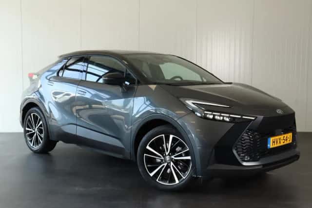 Toyota C-HR (2025) thumbnail 3