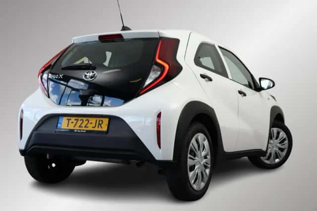 Toyota Aygo X (2023) thumbnail 2