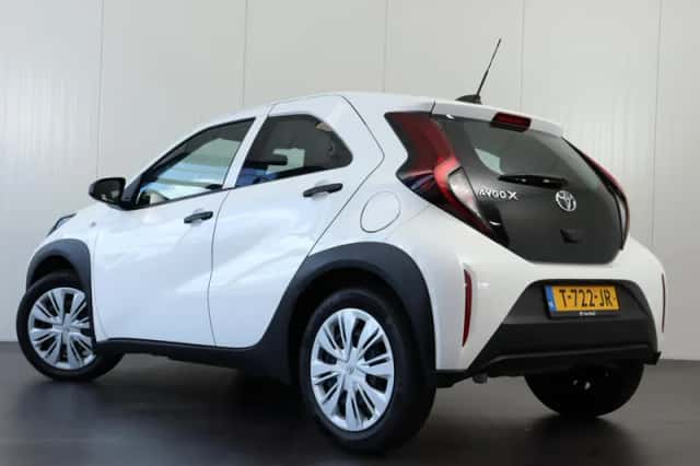 Toyota Aygo X (2023) thumbnail 3