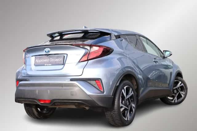 Toyota C-HR (2023) thumbnail 2