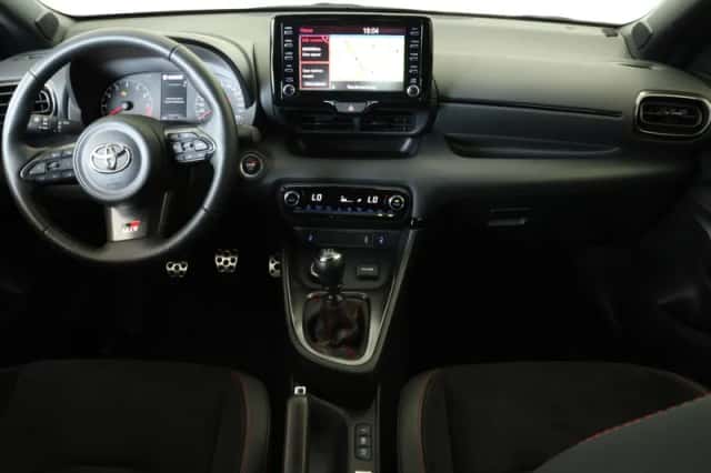 Toyota Yaris (2023) thumbnail 4