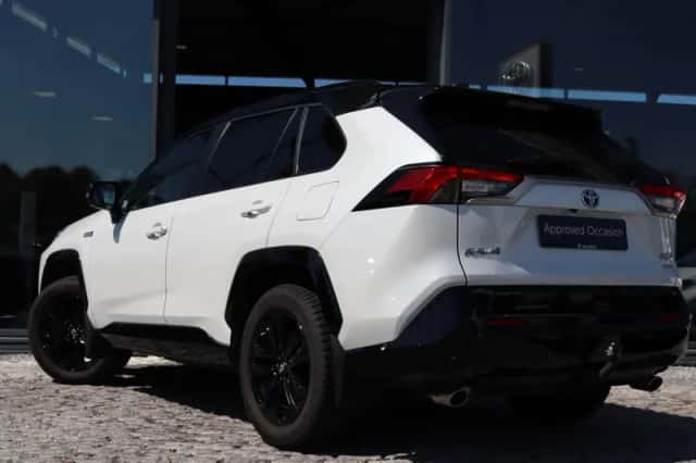 Toyota RAV4 (2023) thumbnail 5