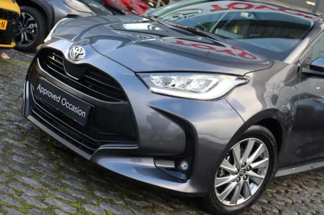 Toyota Yaris (2024) thumbnail 4