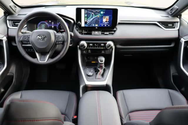 Toyota RAV4 (2025) thumbnail 5