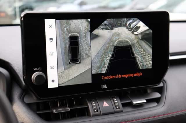 Toyota RAV4 (2025) thumbnail 6