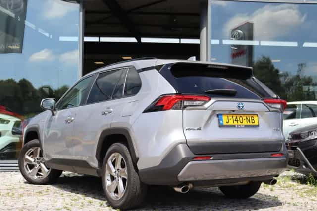 Toyota RAV4 (2020) thumbnail 5