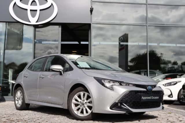 Toyota Corolla (2023) thumbnail 5
