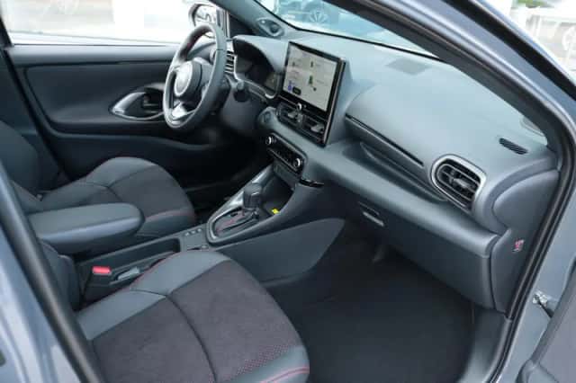 Toyota Yaris (2025) thumbnail 3