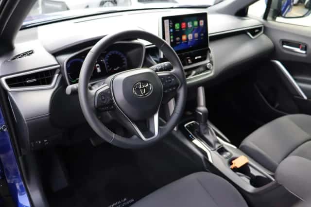 Toyota Corolla (2024) thumbnail 3