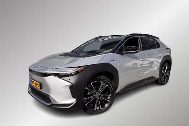 Toyota bZ4X (2024) thumbnail 1