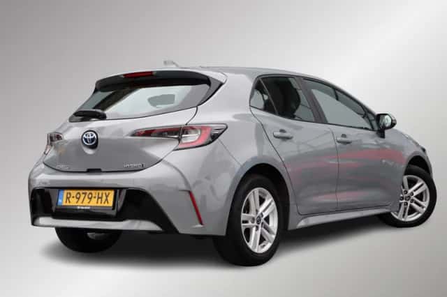 Toyota Corolla (2022) thumbnail 2