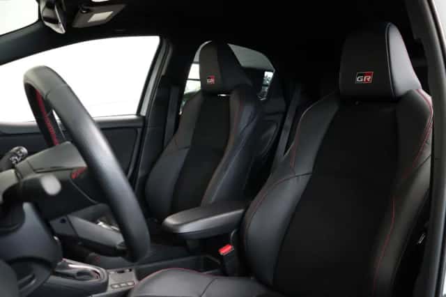 Toyota Yaris (2023) thumbnail 3