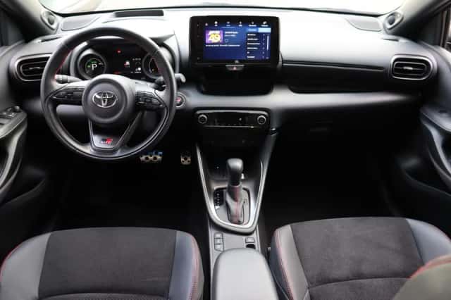 Toyota Yaris (2023) thumbnail 4