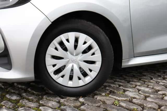 Toyota Yaris (2023) thumbnail 3
