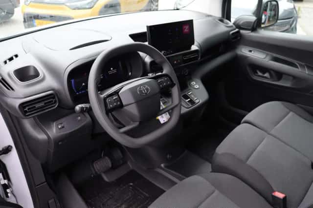 Toyota Proace (2025) thumbnail 4