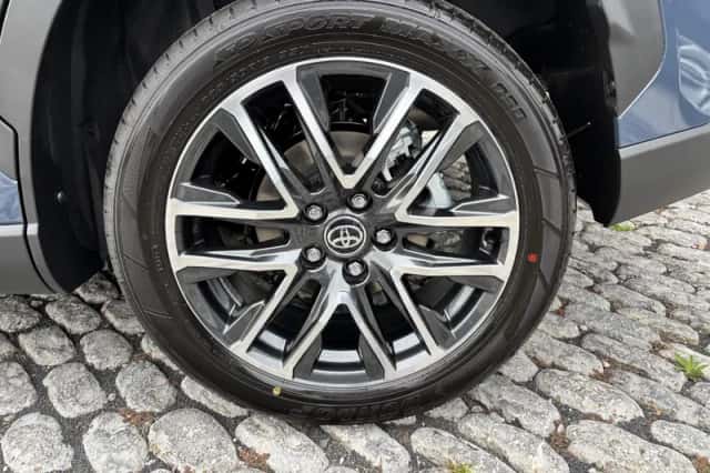 Toyota Corolla (2025) thumbnail 3