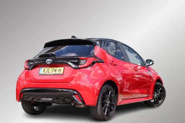 Toyota Yaris (2023) thumbnail 2