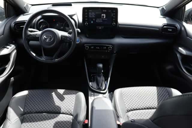 Toyota Yaris (2023) thumbnail 4