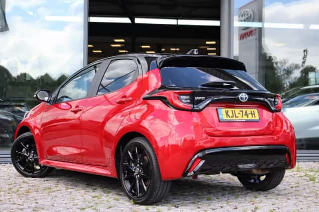 Toyota Yaris (2023) thumbnail 5