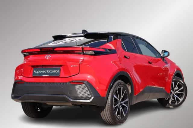Toyota C-HR (2025) thumbnail 2