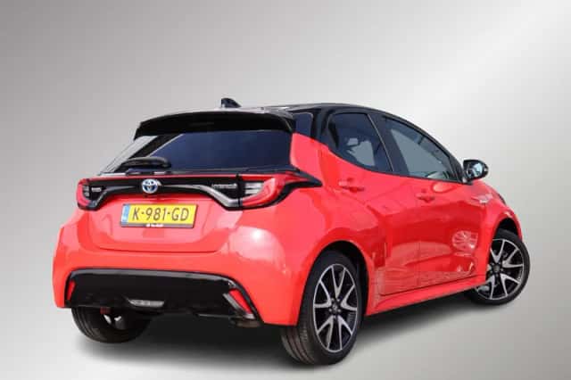 Toyota Yaris (2020) thumbnail 2