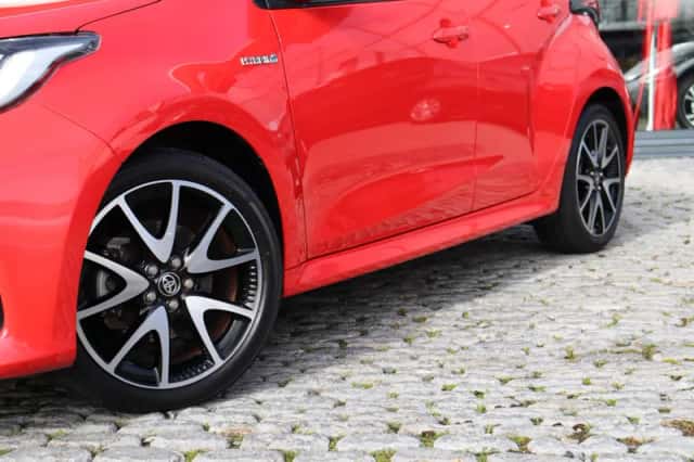 Toyota Yaris (2020) thumbnail 3