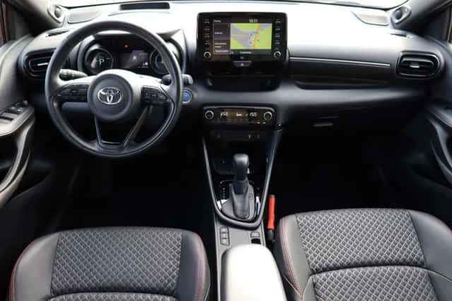 Toyota Yaris (2020) thumbnail 4
