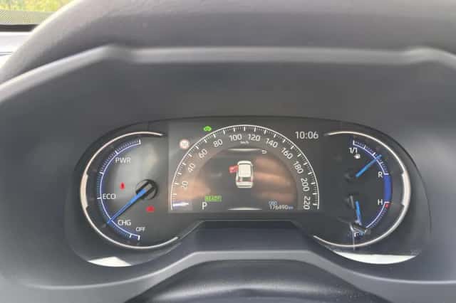 Toyota RAV4 (2022) thumbnail 1