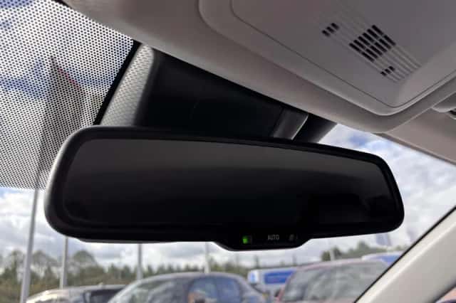 Toyota RAV4 (2022) thumbnail 5