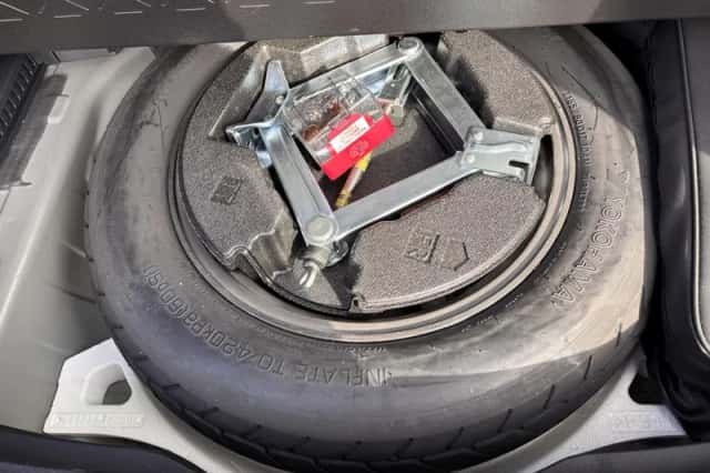 Toyota RAV4 (2022) thumbnail 6