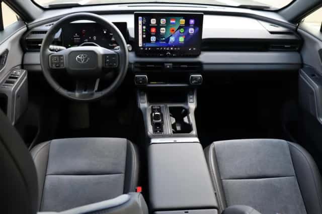 Toyota RAV4 (2026) thumbnail 4